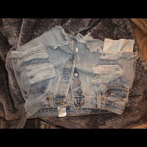 LEVI butterfly button denim shorts